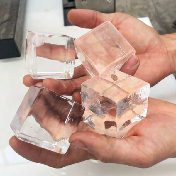 Cubes de glace découpés avec l'ICE Cutter