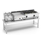 grande table centrale en inox avec étagère basse